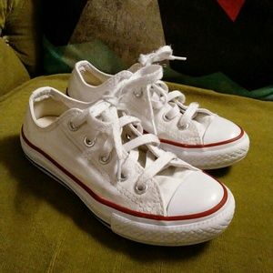 *SOLD* White Low Top Kid's Converse Size 12